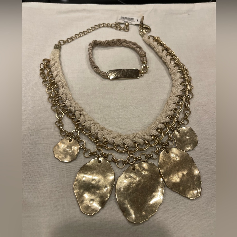 Chico’s Necklace w/Bracelet. Never Worn